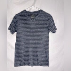 Men’s 01. Algo V Neck Performance T Shirt